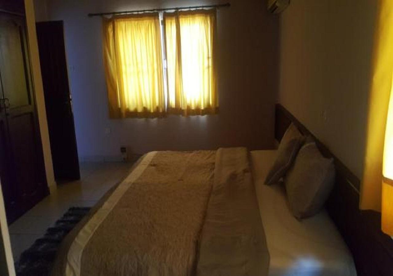 First Choice Hotel Accra Buitenkant foto