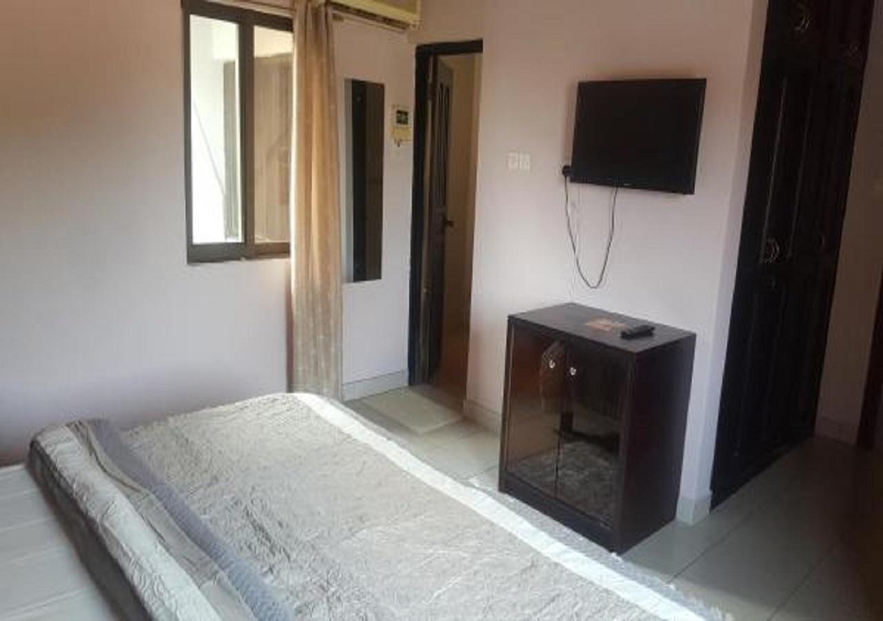 First Choice Hotel Accra Buitenkant foto
